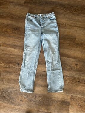 Aritzia Denim Forum Light Wash High-Rise Straight Jeans 28L size. 25 Waist